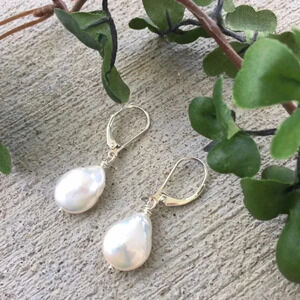 Pearl Earrings,Coin Pearl,Dangle Earrings,Minimalist Earrings,Simple Earrings